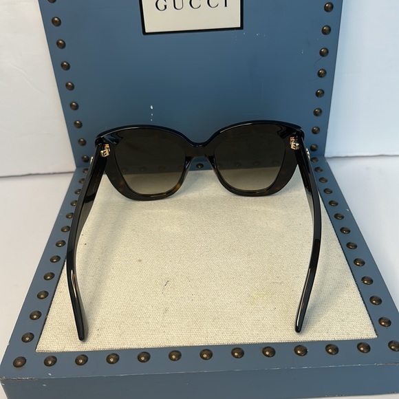 GUCCI GG0327S 52 002 Oversized Cat-eye
Sunglasses